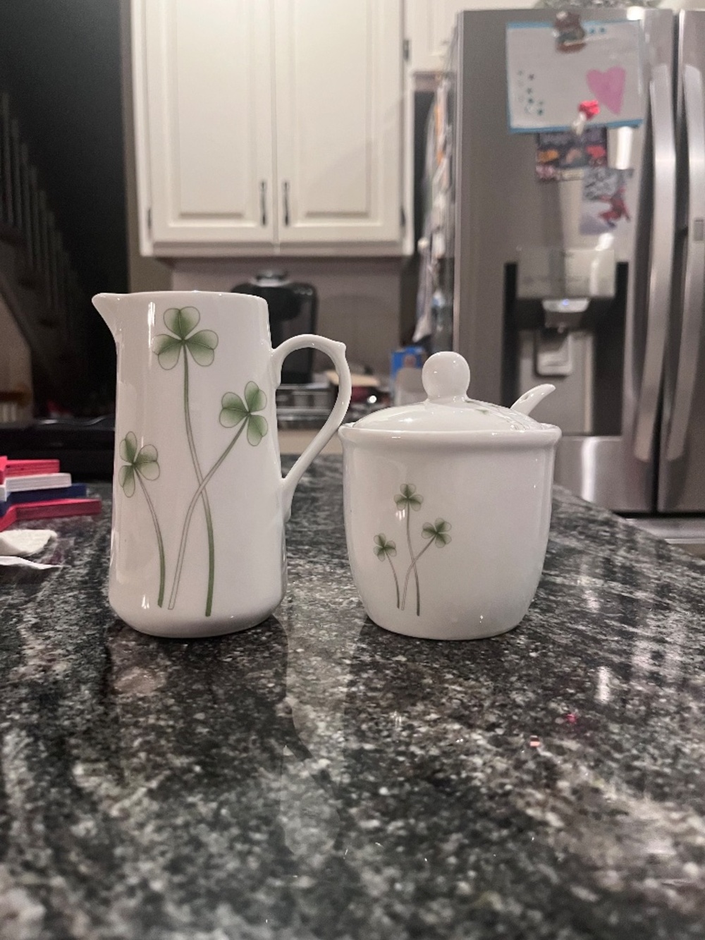 Marcus Notley Ireland Shamrock Porcelain Tea Set - 4pc Creamer Sugar Mugs +1 mug - Picture 9 of 11